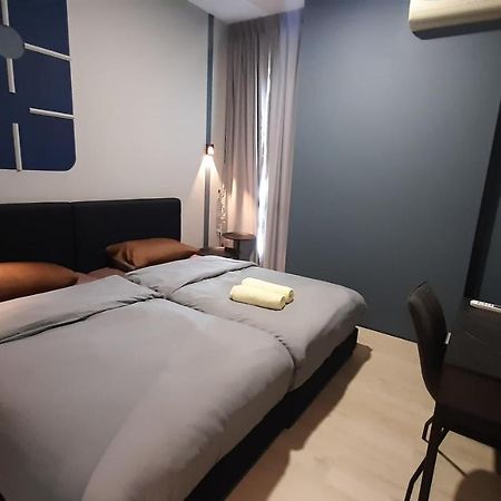 Santubong Suites B Just Like Home Damai Kuching Exterior foto