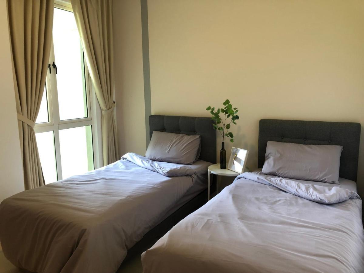 Santubong Suites B Just Like Home Damai Kuching Exterior foto