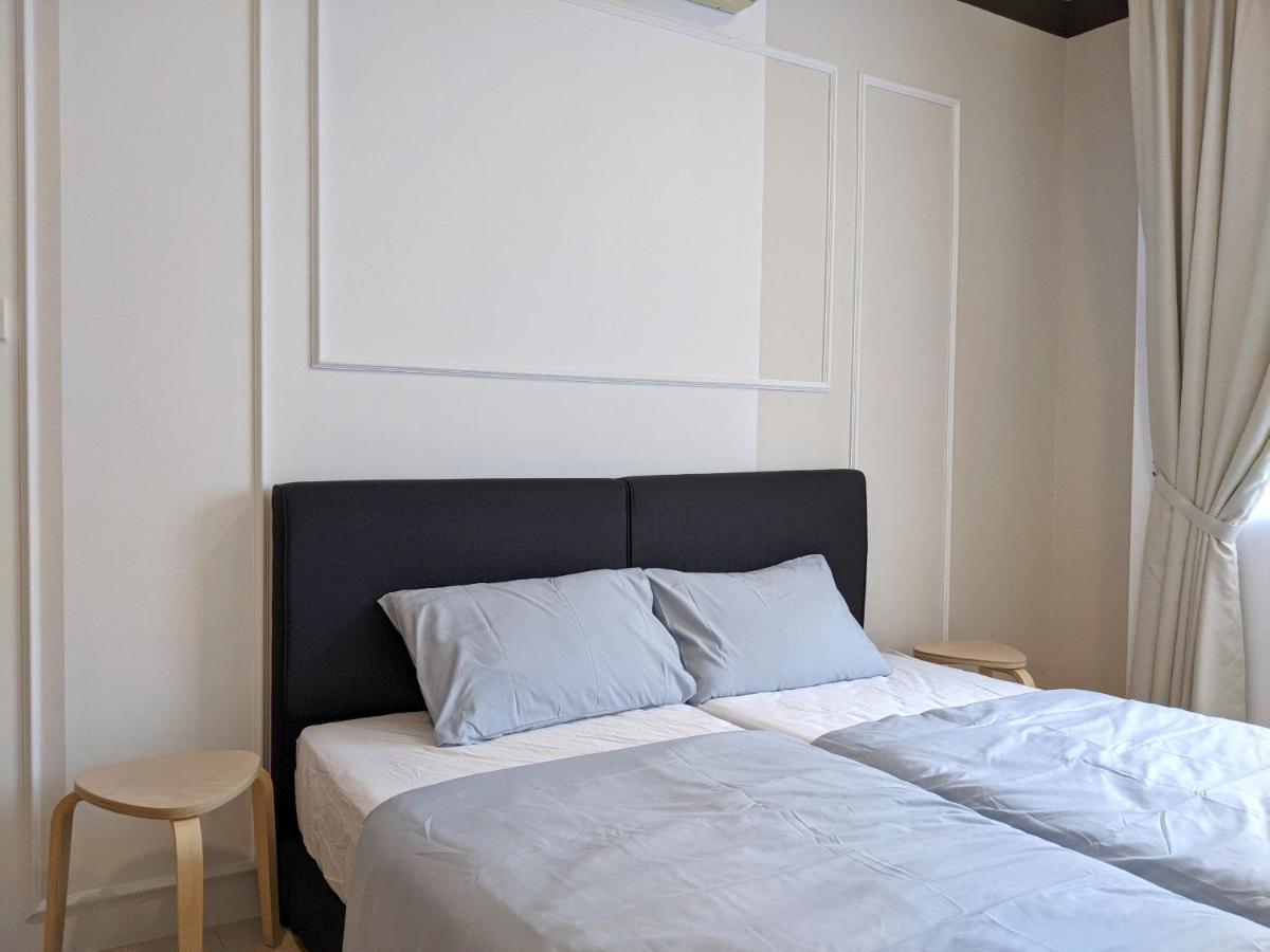 Santubong Suites B Just Like Home Damai Kuching Exterior foto