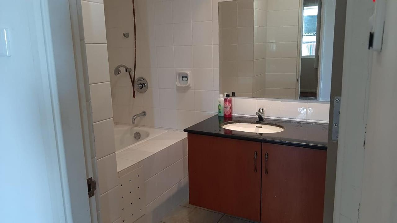 Santubong Suites B Just Like Home Damai Kuching Exterior foto