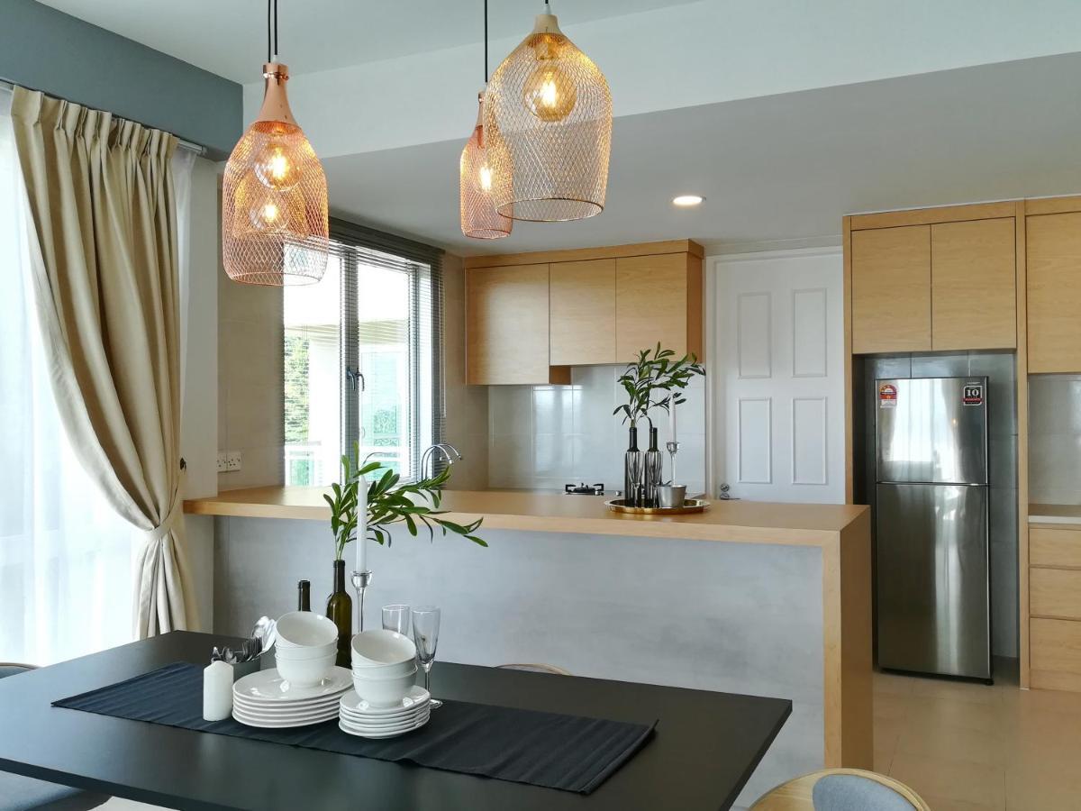 Santubong Suites B Just Like Home Damai Kuching Exterior foto